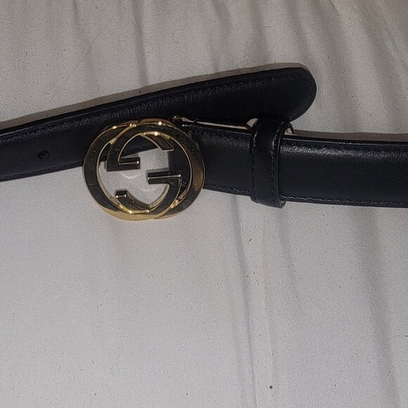 Womens size 80 thin gucci belt
